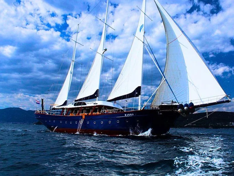 Barba private charter yacht