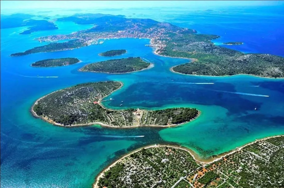 Why Cruise on a Small Ship in Croatia – photo 1